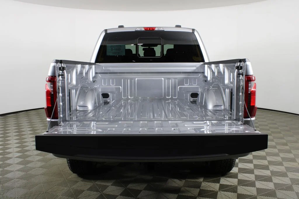 New 2026 Iconic Silver Metallic Ford XLT image 7