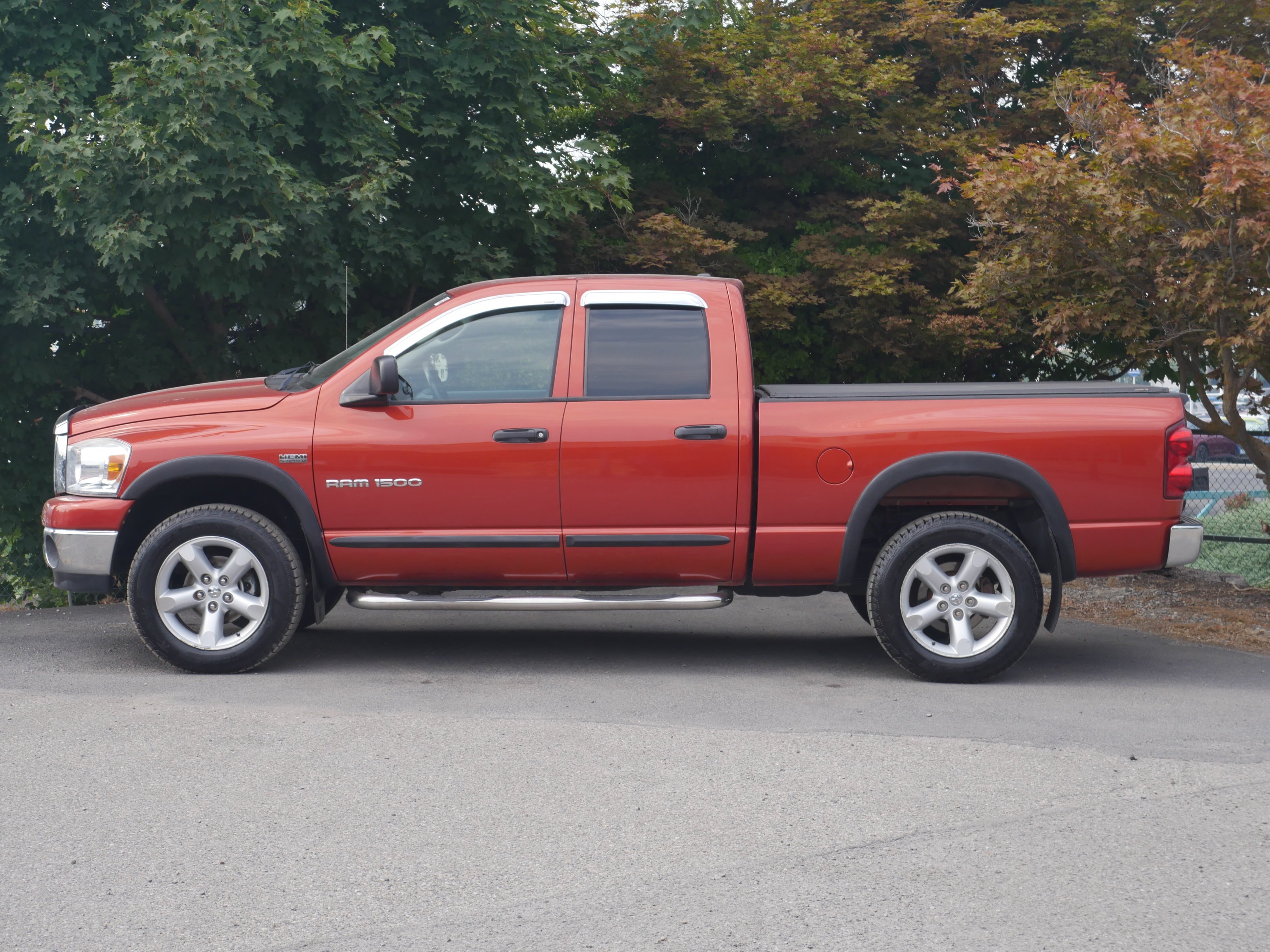 Used 2007 Sunburst Orange Pearl Dodge SLT image 6