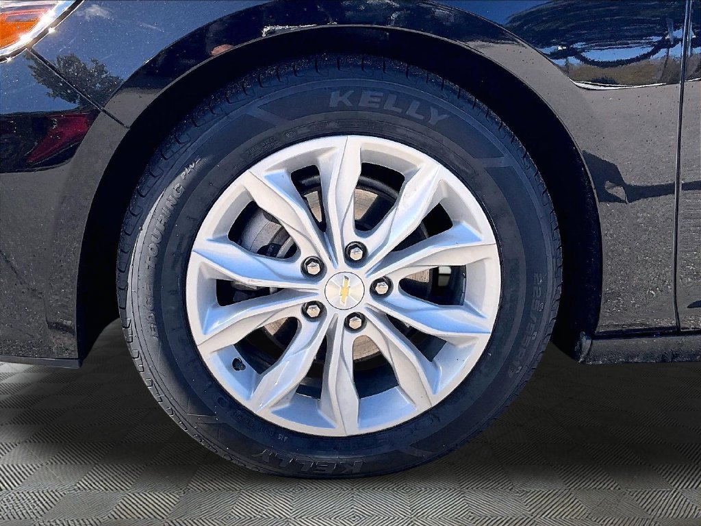 Used 2025 Mosaic Black Metallic Chevrolet LT image 7