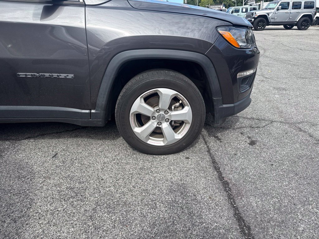 Used 2019 Gray Jeep Latitude image 5