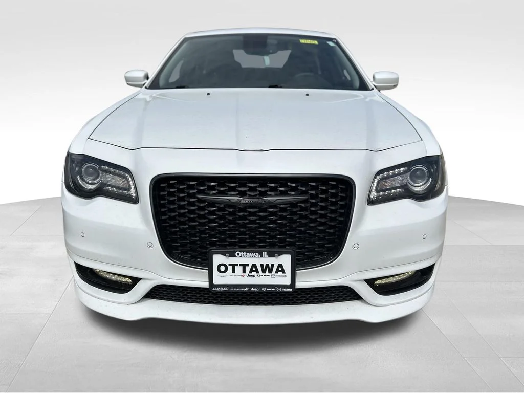 Used 2023 White Chrysler Touring image 2