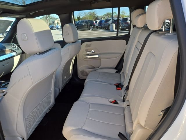 New 2026 Polar White Mercedes-Benz GLB250 image 27