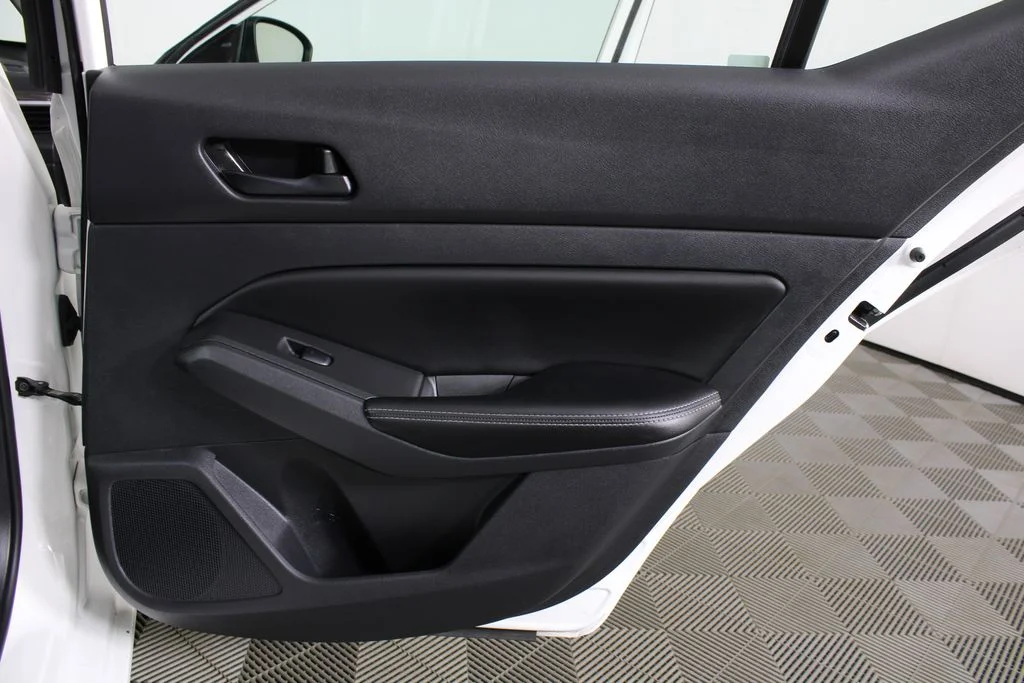 2025 Nissan Altima SV - Photo 9