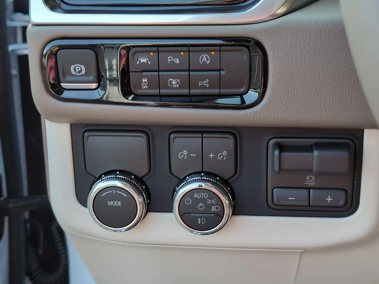 New 2026 Glacier White Tricoat GMC Denali image 33