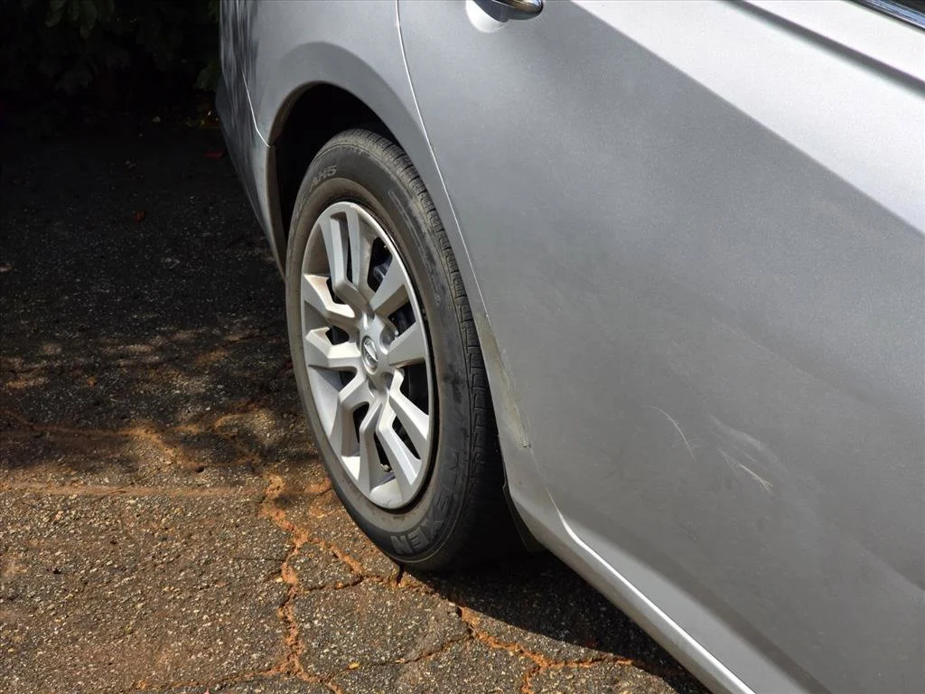 Used 2020 Silver Nissan 2.5 S image 18