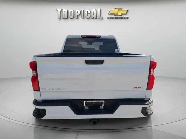 New 2026 Summit White Chevrolet RST image 4
