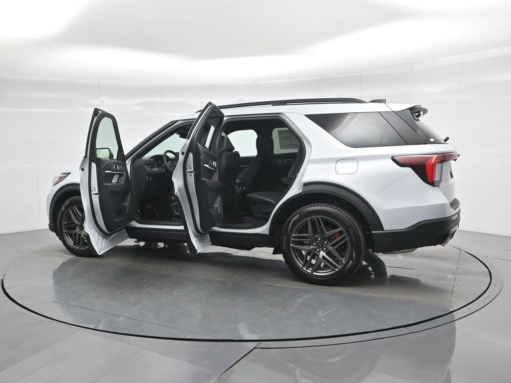 New 2026 Space White Metallic Ford ST image 33