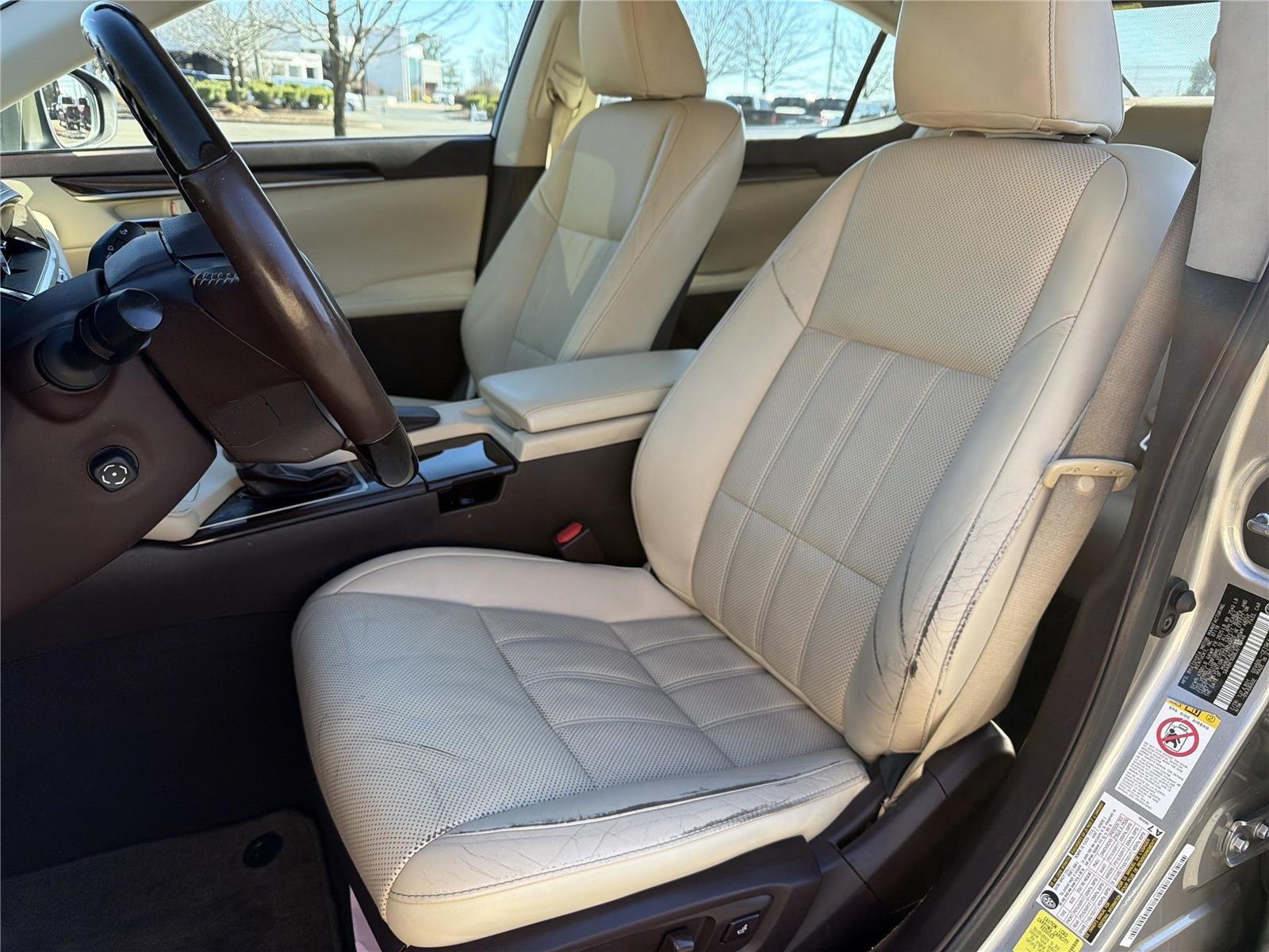 Used 2018  LEXUS  image 25