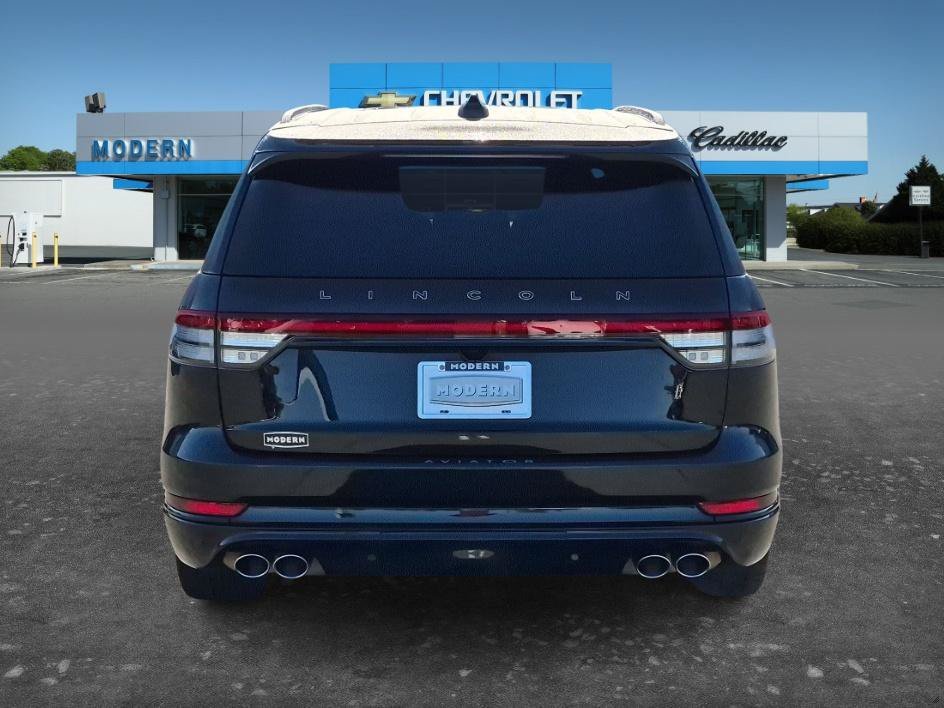 Used 2025 Infinite Black Metallic Clearcoat Lincoln Black Label image 4
