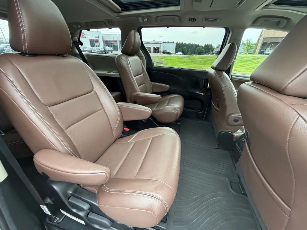 Used 2019 White Toyota Limited Premium image 39