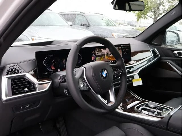 New 2026 Mineral White Metallic BMW xDrive40i image 18