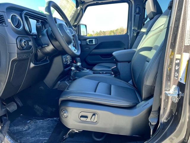 2025 Jeep Wrangler 4-Door Sahara - Photo 10