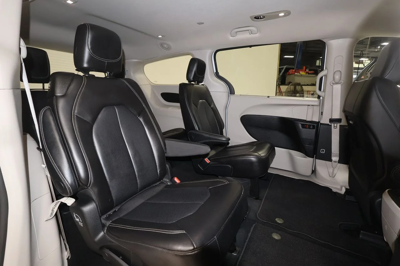 2024 Chrysler Pacifica Touring L - Photo 22