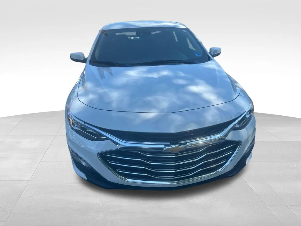 Used 2024 White Chevrolet LT image 38