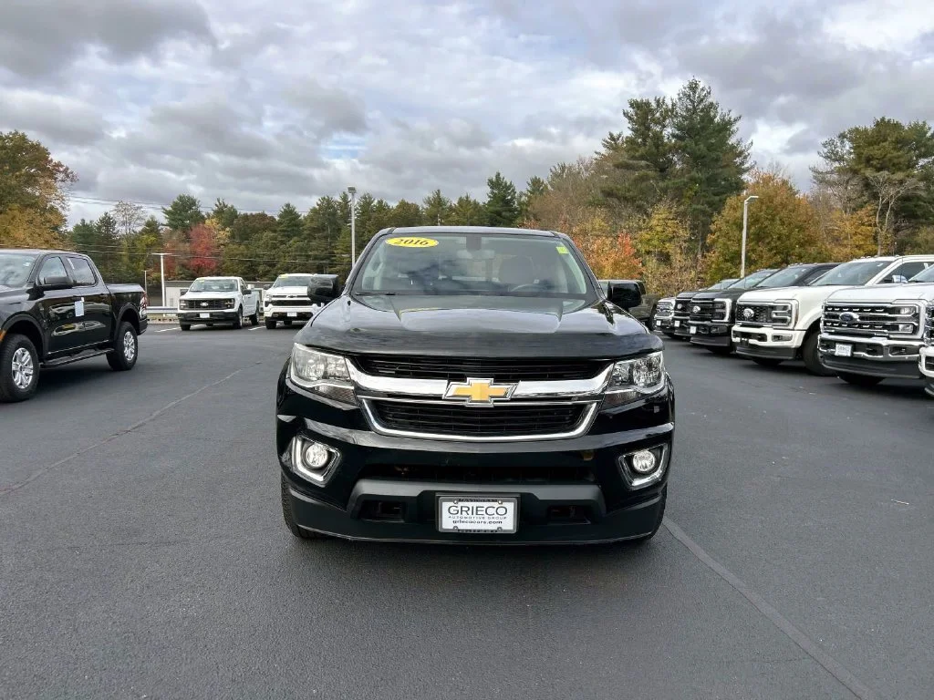 Used 2016 Black Chevrolet LT image 8