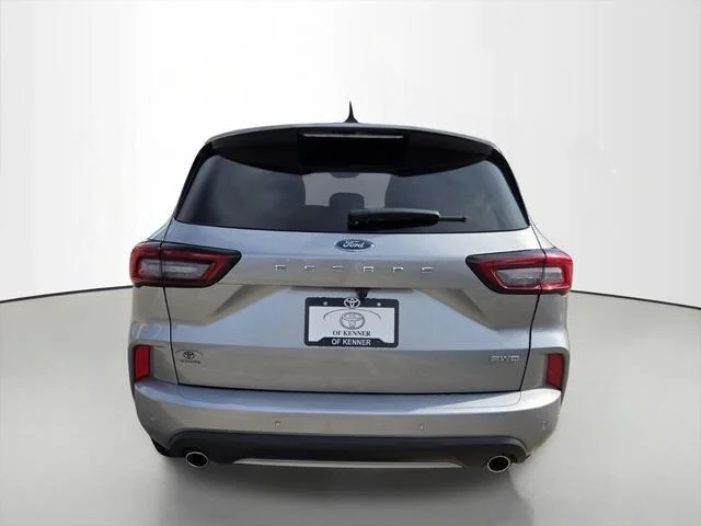 Used 2024 Iconic Silver Ford ST-Line image 4