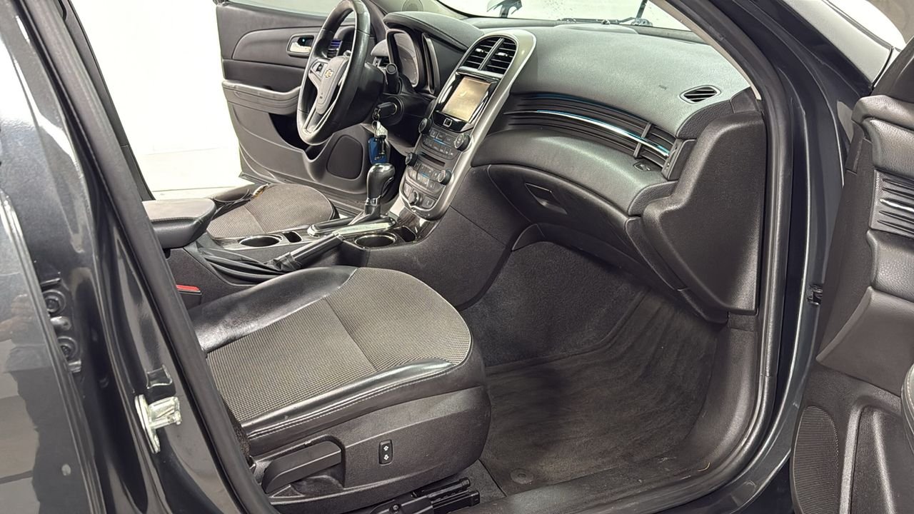 Used 2014 Gray Chevrolet LT image 18
