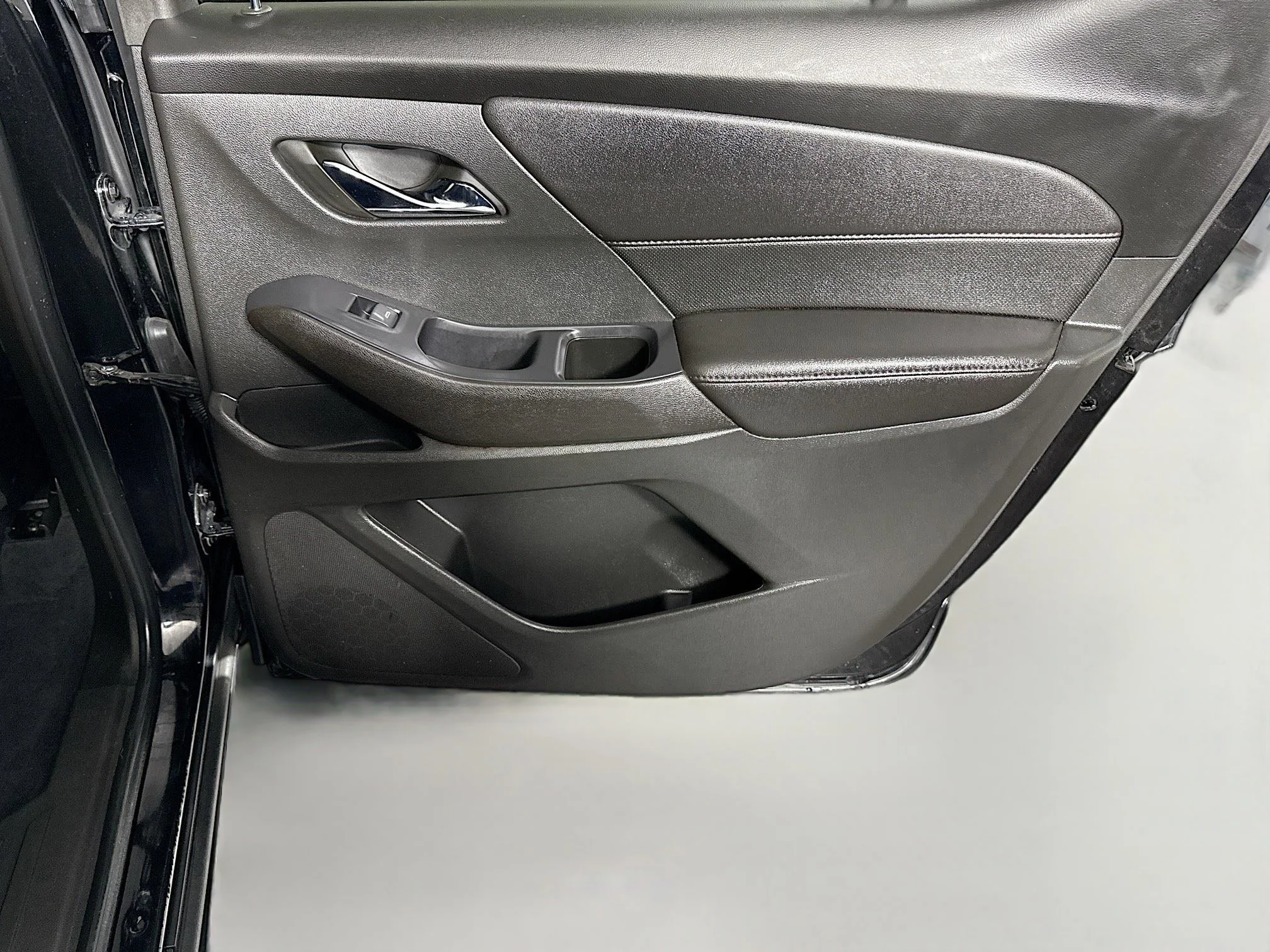 Used 2022 Mosaic Black Metallic Chevrolet RS image 24