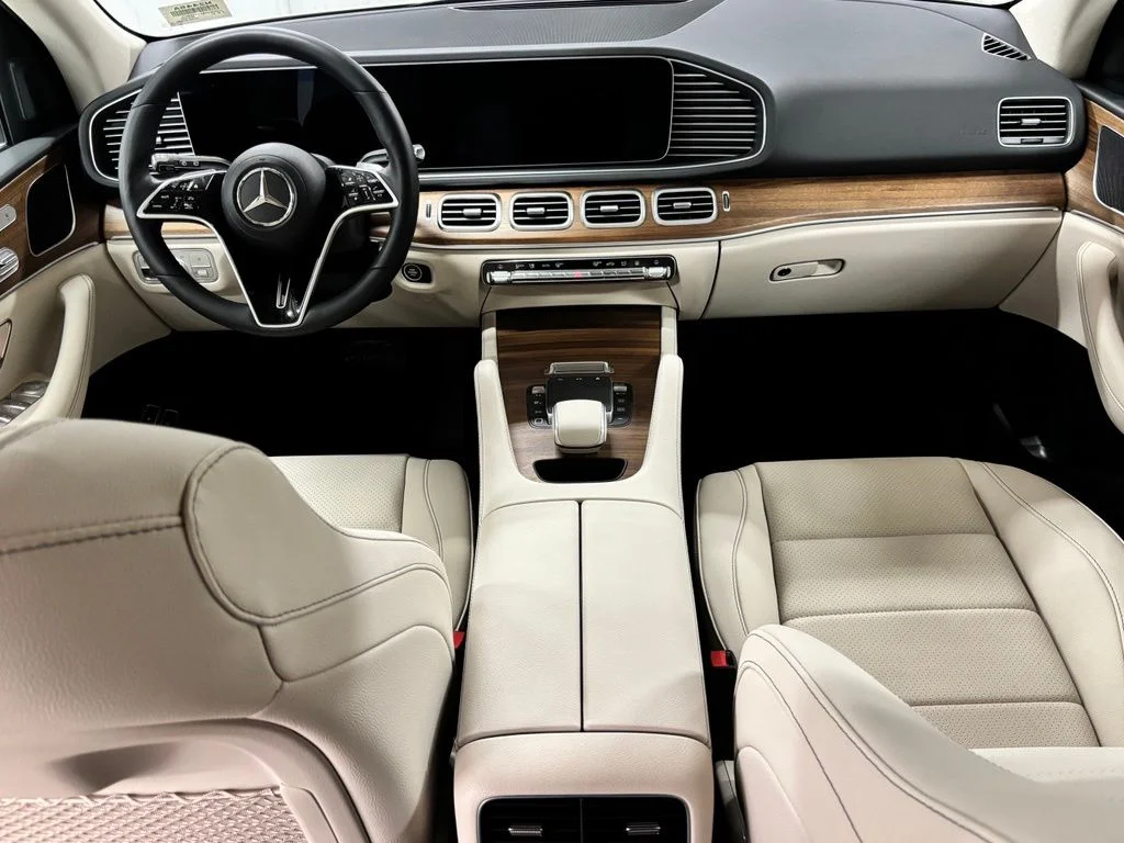 Used 2025 White Mercedes-Benz GLE 450e image 13