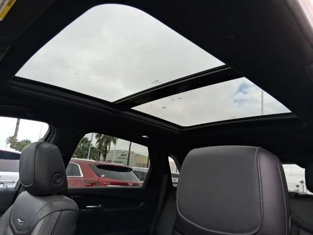 Used 2021 Crystal White Tricoat Cadillac Premium Luxury image 21