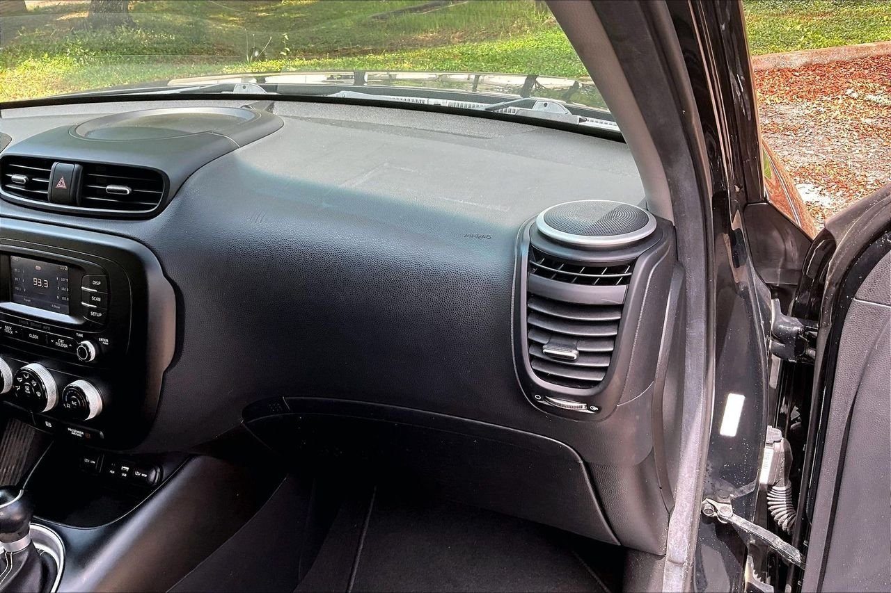 Used 2016 Black Kia Plus image 22