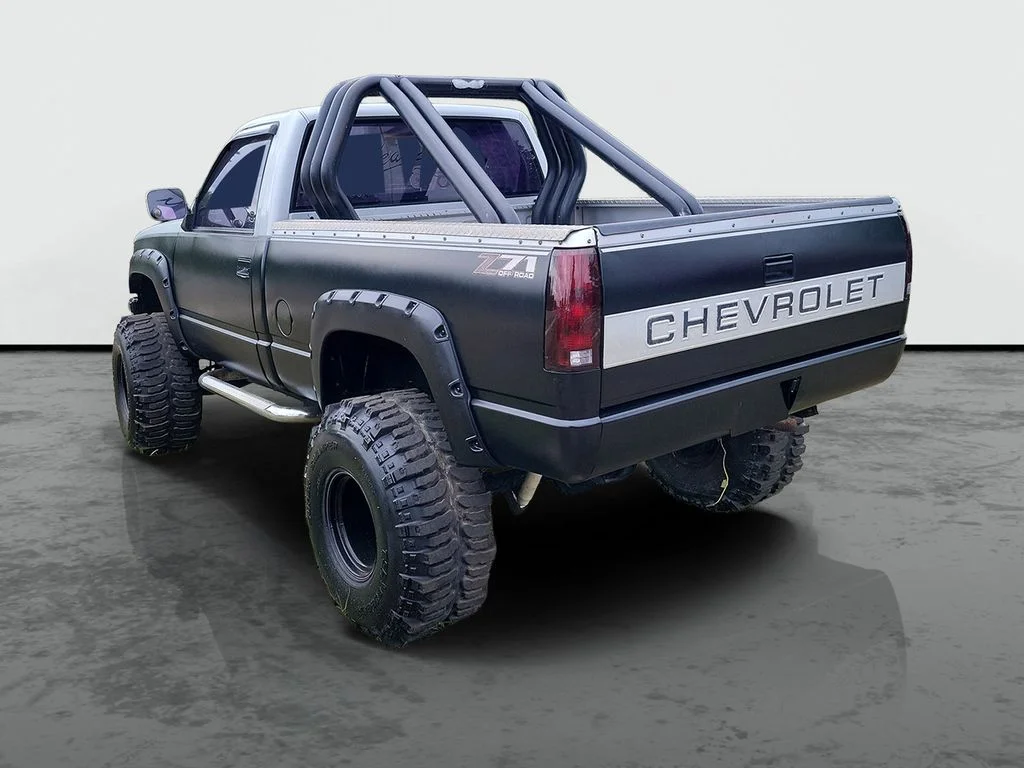 Used 1988 Silver Chevrolet  image 3