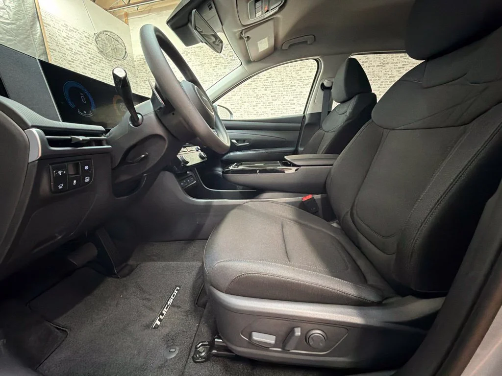 New 2026 Shimmering Silver Hyundai SEL image 24