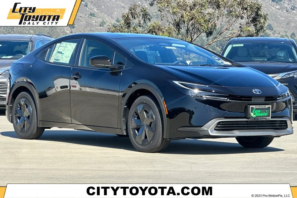2027 Toyota Prius Plug-in Hybrid  SE
