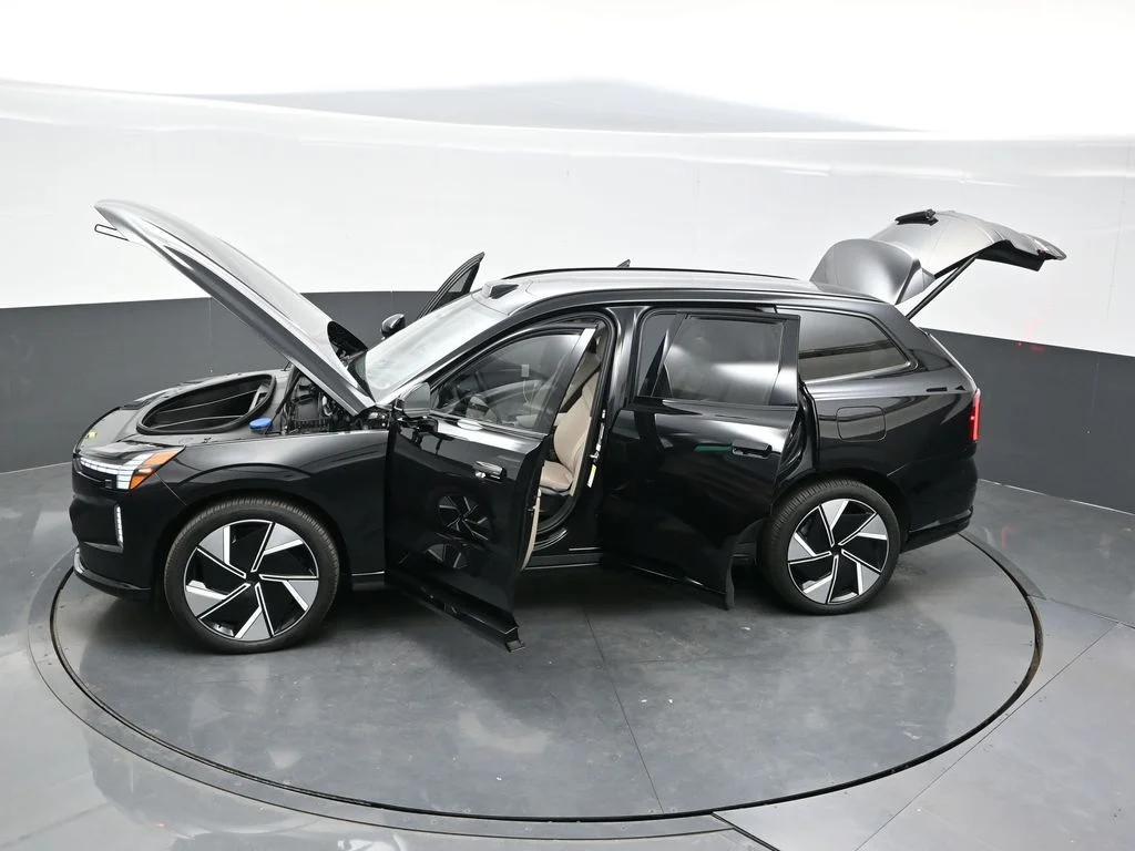 2025 Volvo EX90 Ultra - Photo 46