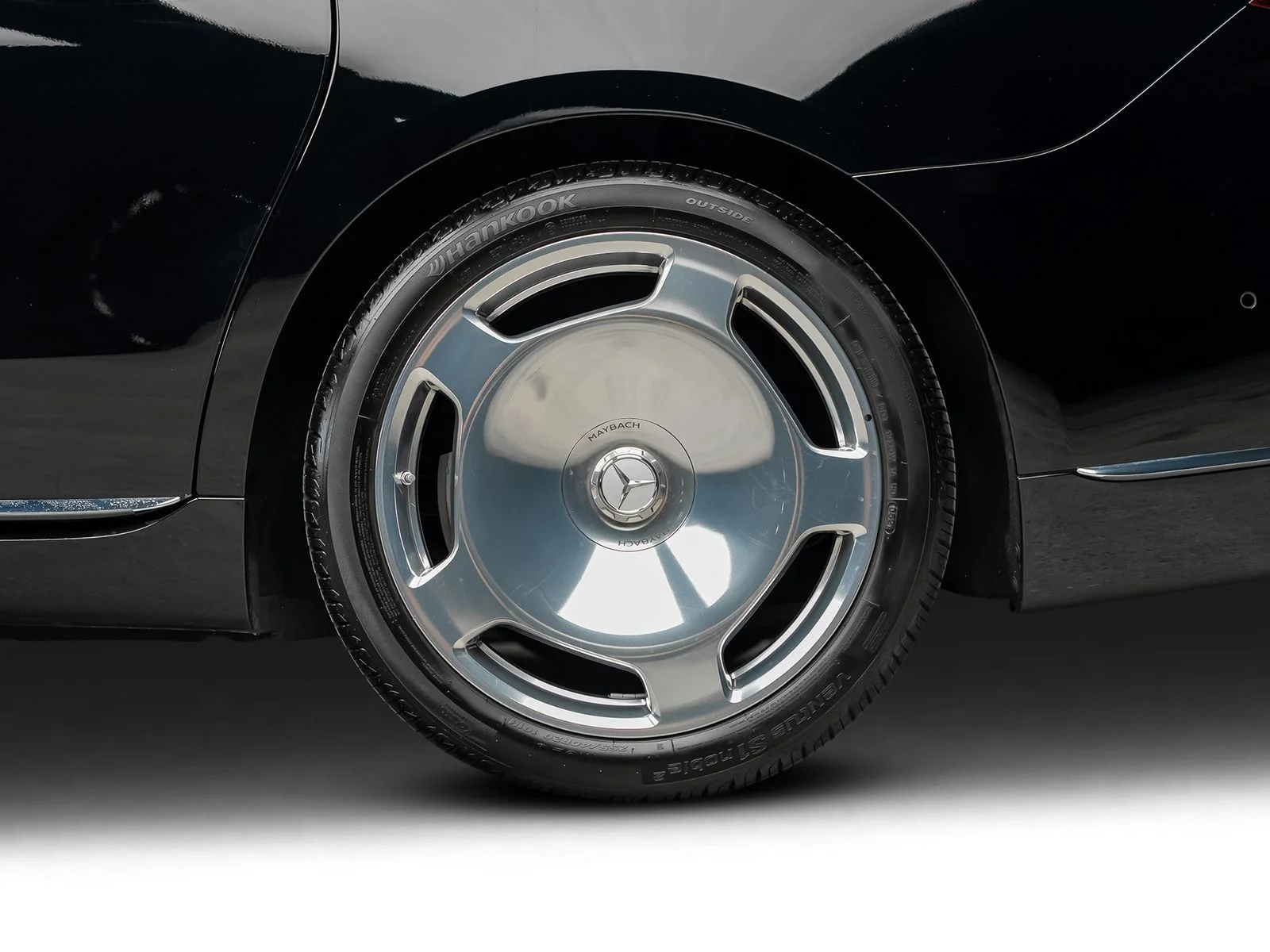 Used 2024 Black Mercedes-Benz Maybach S 580 image 24