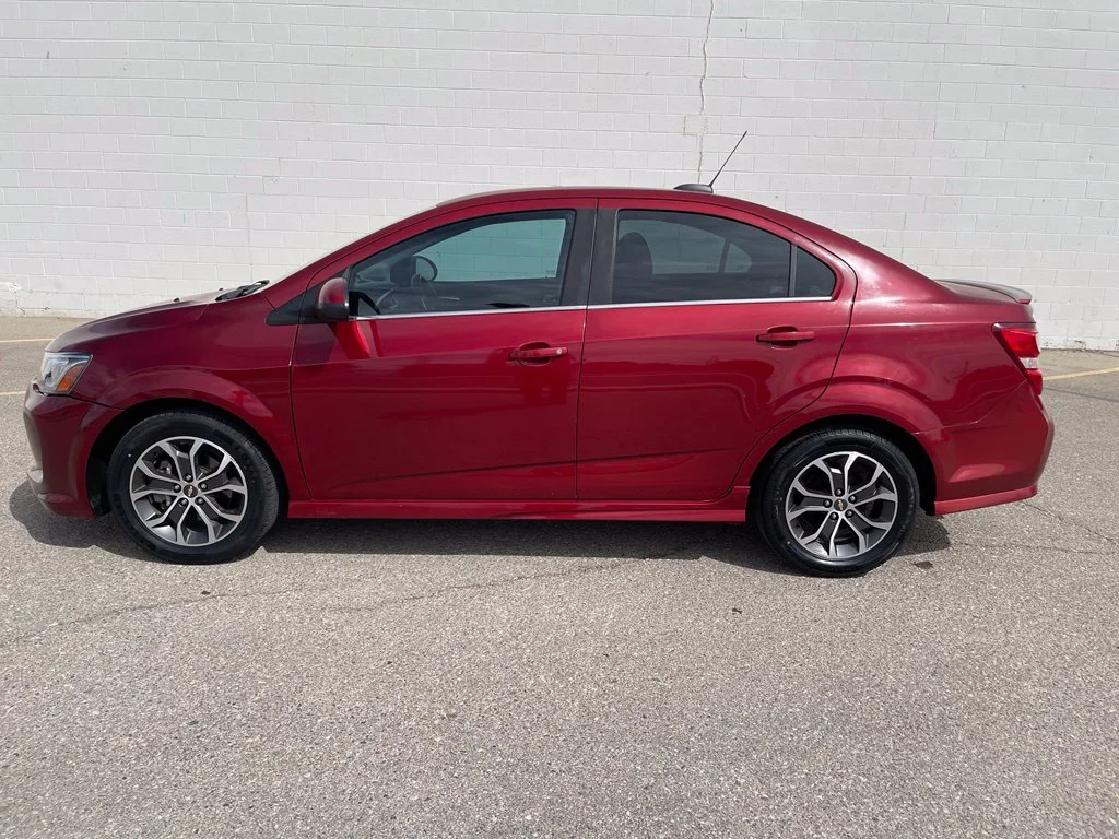 Used 2017 Cajun Red Tintcoat Chevrolet LT image 3