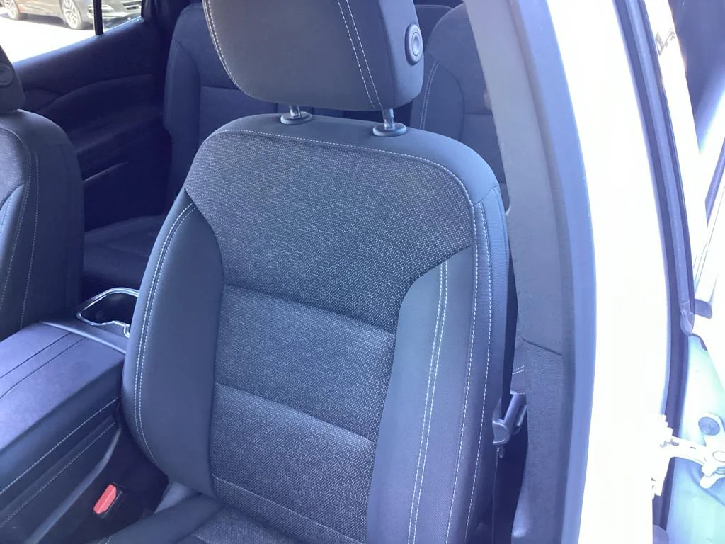 Used 2024 Summit White Chevrolet LT image 11