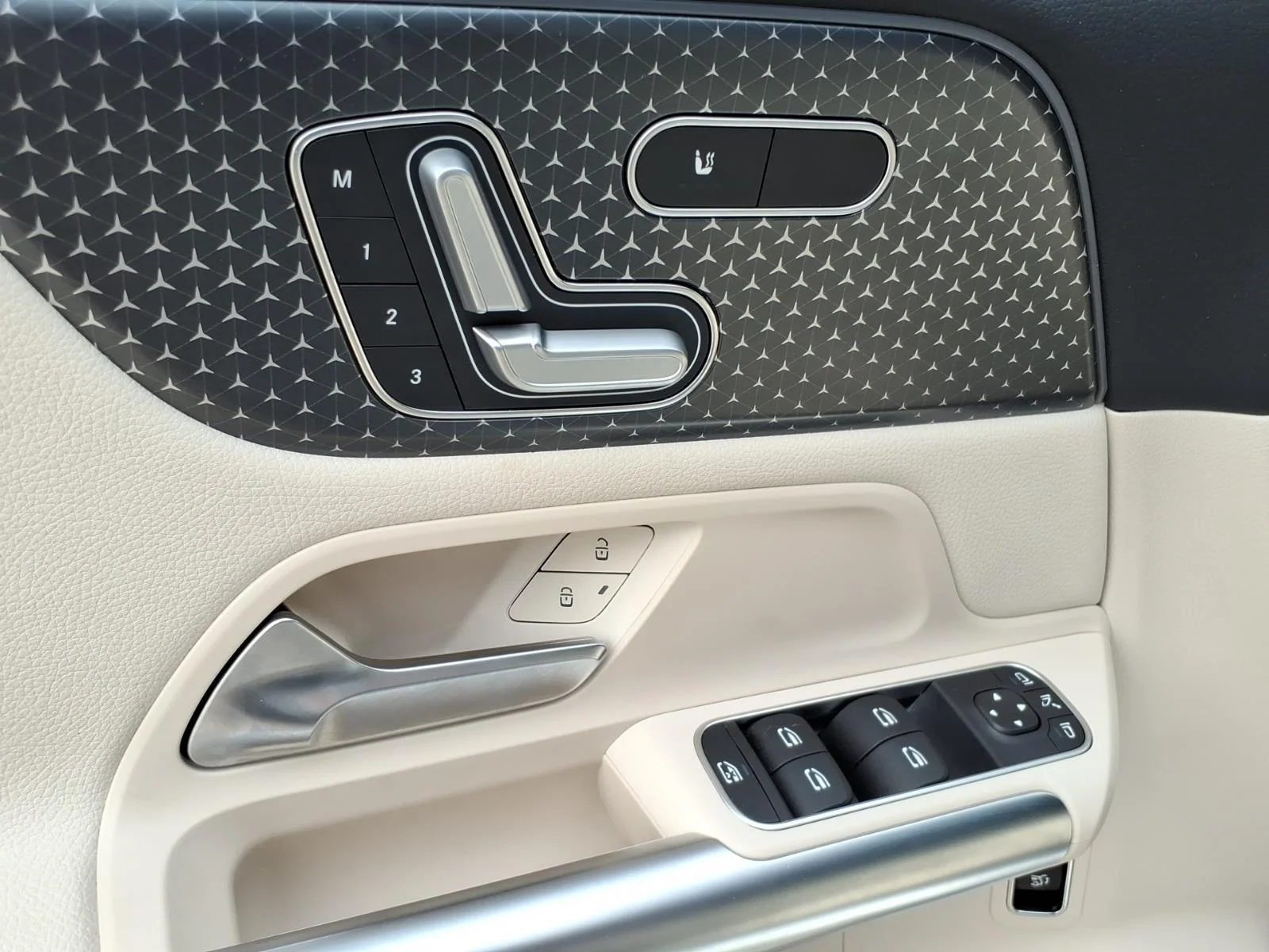 Certified Used 2026 Cirrus Silver Metallic Mercedes-Benz GLA 250 image 13