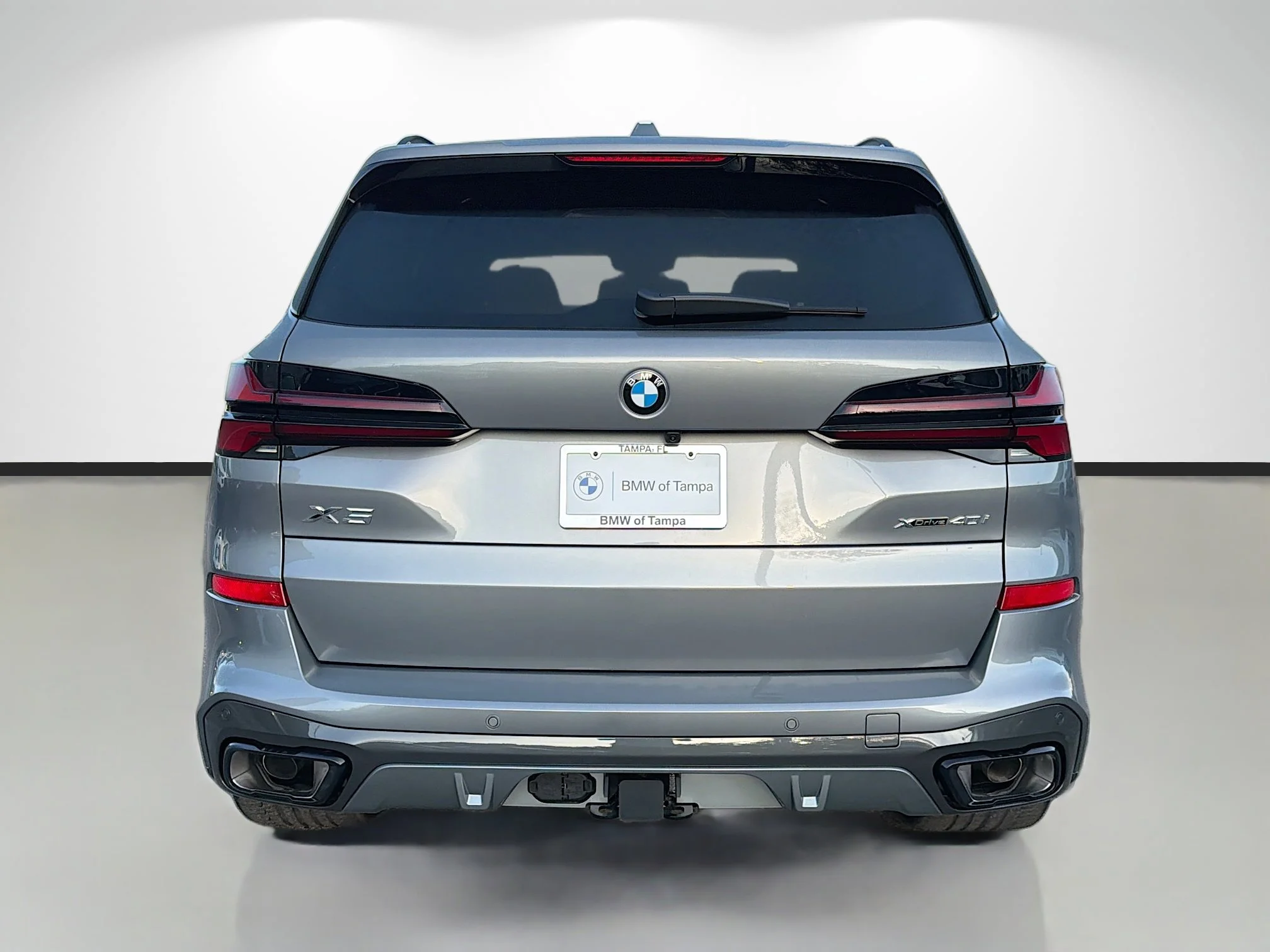 New 2026 Skyscraper Grey Metallic BMW xDrive40i image 4