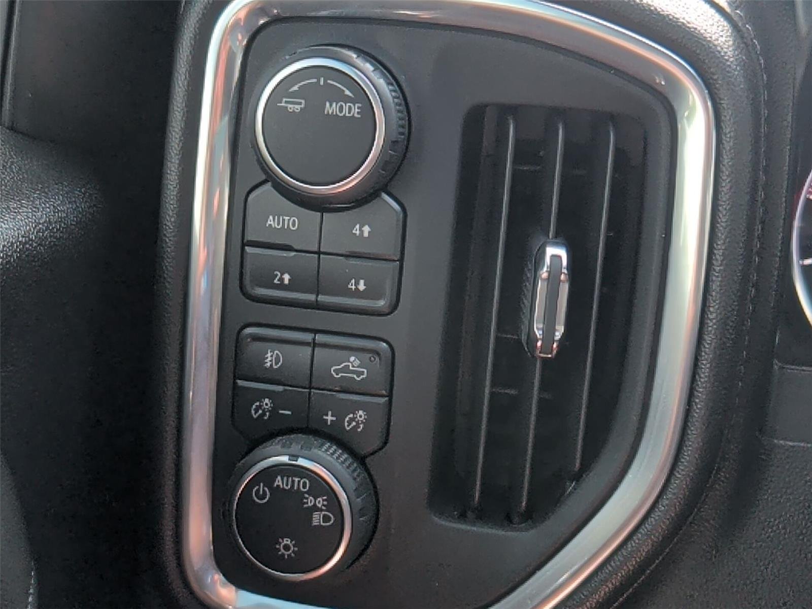 Used 2020 NORTHSKY BLUE METALLIC Chevrolet LT Trail Boss image 28