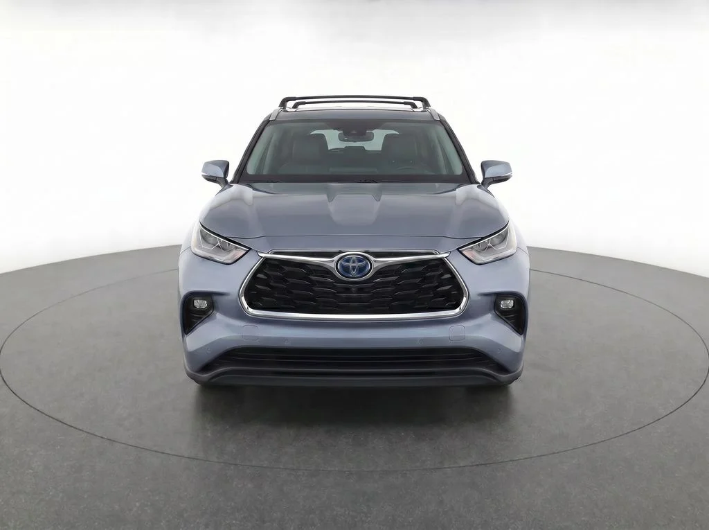 Used 2023  Toyota Limited image 5