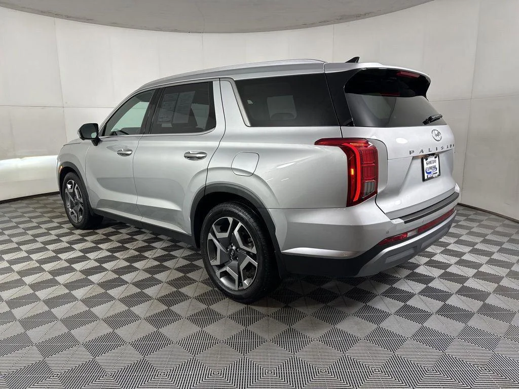 Used 2023 Silver Hyundai SEL image 19