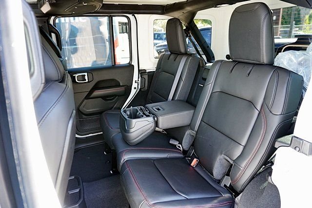 New 2026 Bright White Clear-Coat Exterior Paint Jeep Rubicon image 20