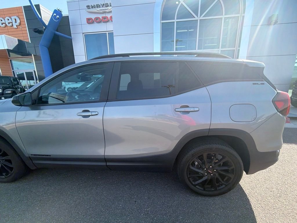 Used 2023 Silver GMC SLE image 19