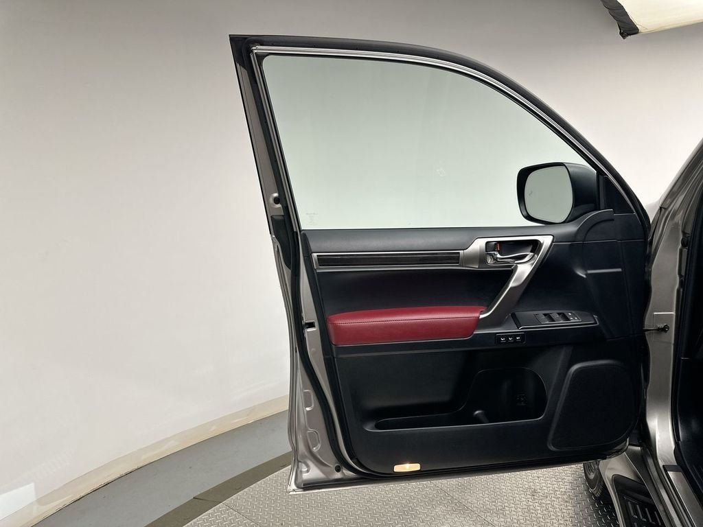 Used 2023 Silver Lexus 460 image 22