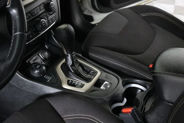 Used 2015 White Jeep Latitude image 16