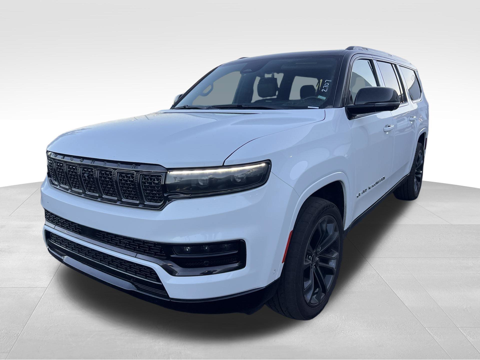 Used 2024 White Jeep Series II image 9