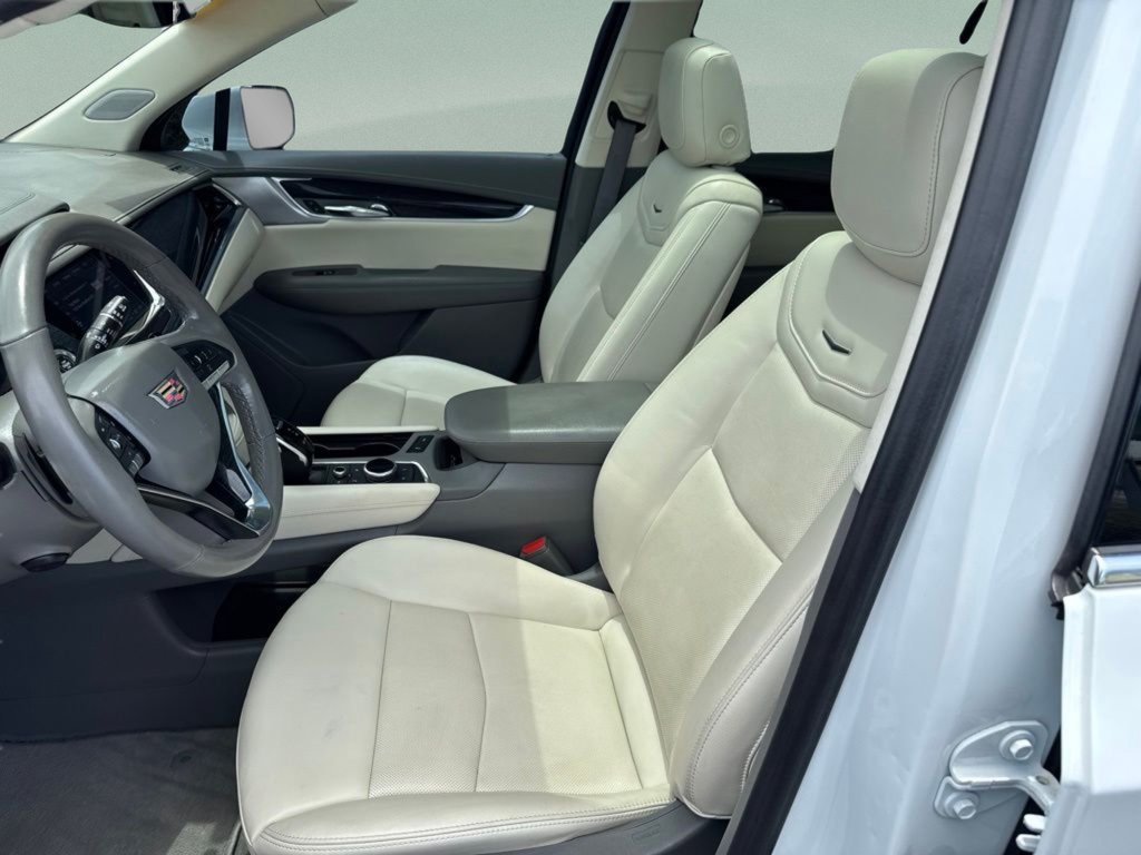 Used 2024 Crystal White Tricoat Cadillac FWD Premium Luxury image 11