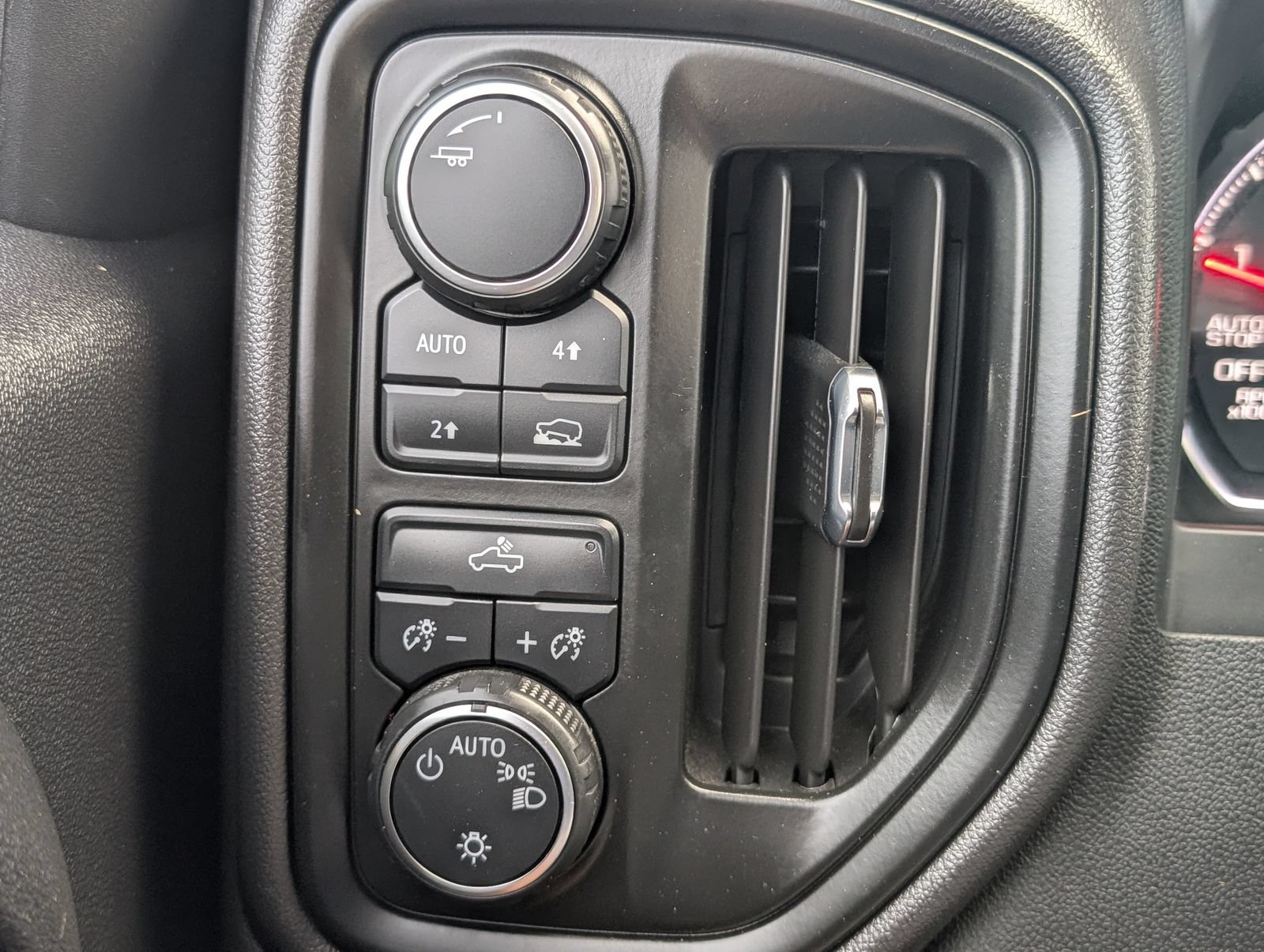 Used 2022 Black Chevrolet Custom image 7
