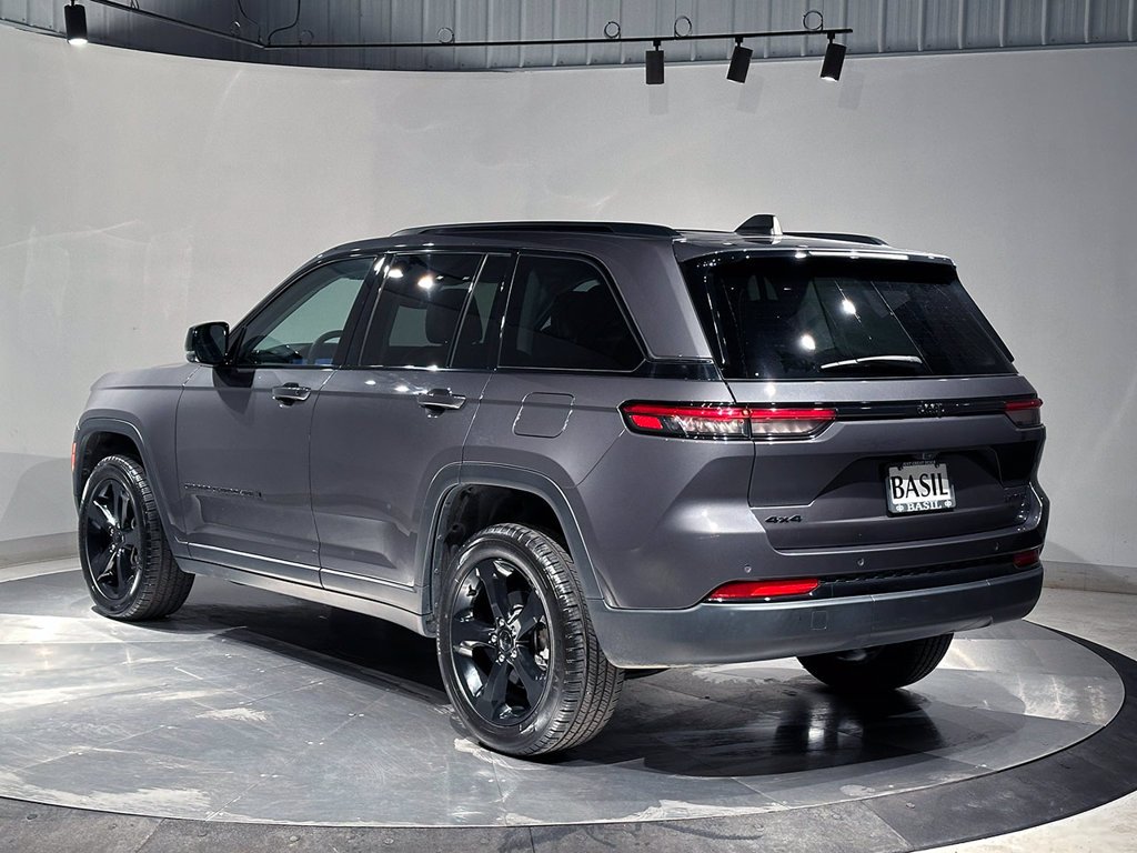 Used 2023 Gray Jeep Limited image 14