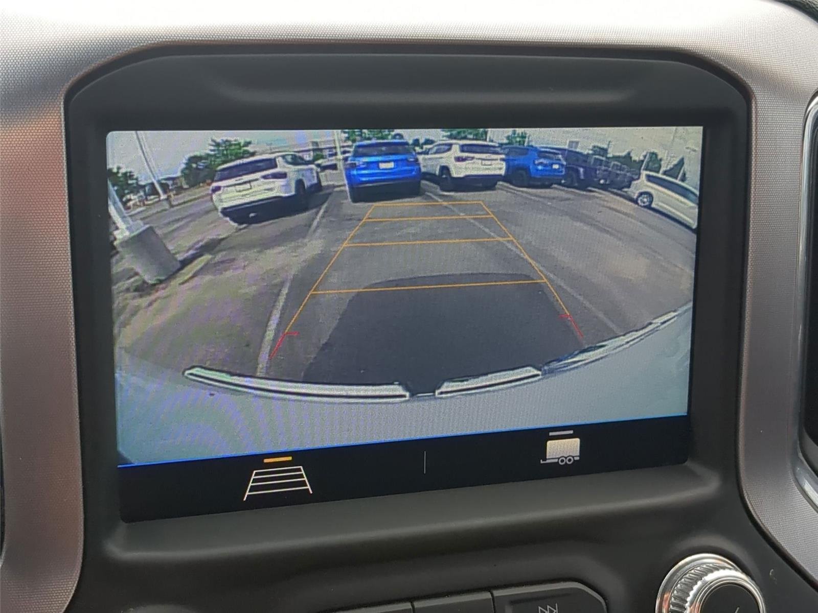 Used 2021 Summit White GMC SLE image 22