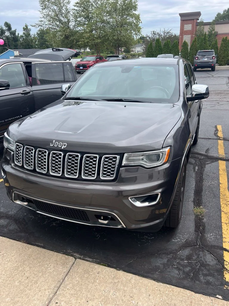 Certified Used 2020 Gray Jeep Overland image 15