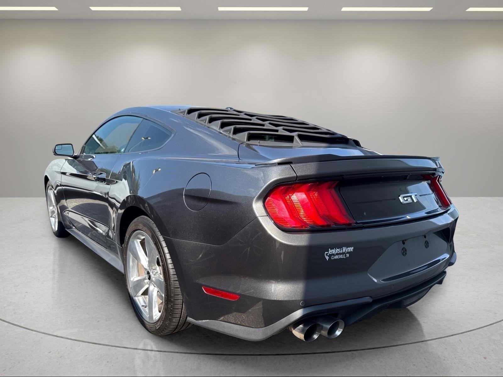 Used 2018  Ford GT Premium image 10