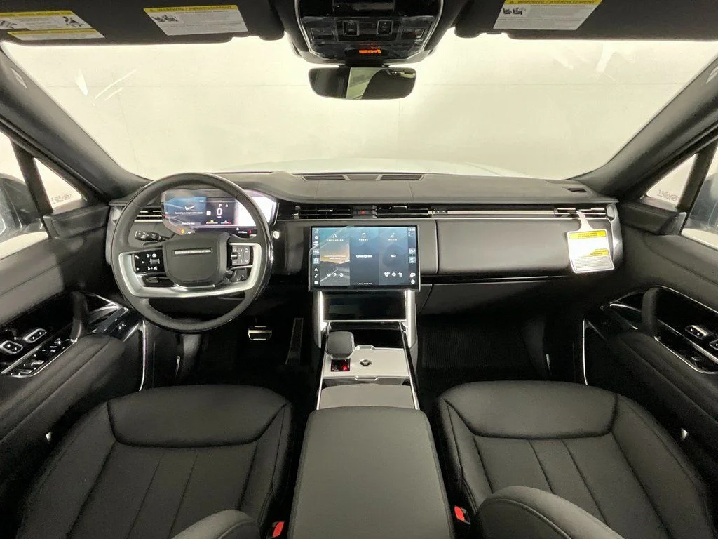 New 2026 Fuji White Land Rover SE 7 Seats image 4