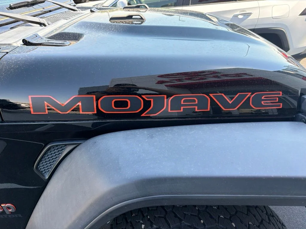 Used 2022 Black Clearcoat Jeep Mojave image 18